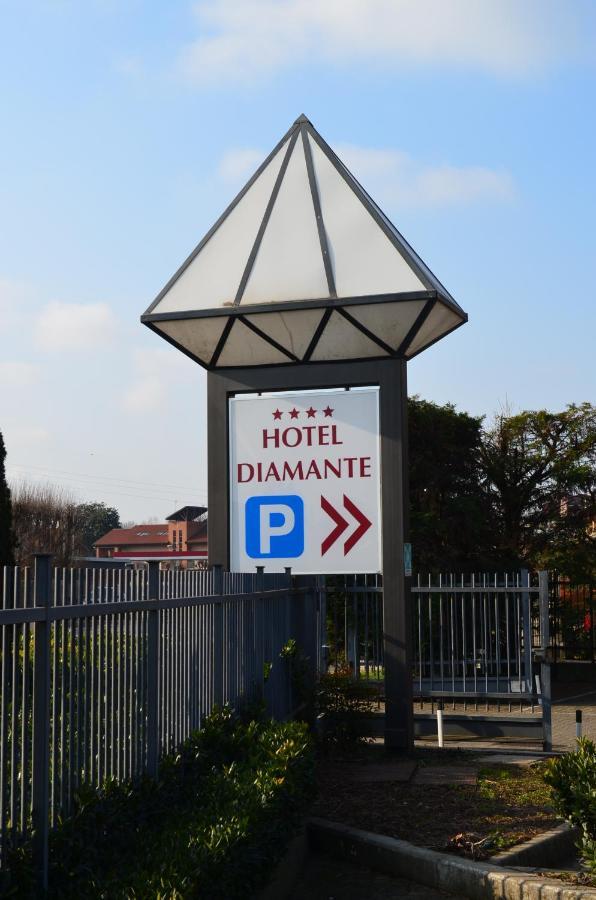 Hotel Diamante Corbetta ภายนอก รูปภาพ