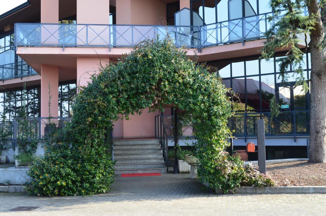 Hotel Diamante Corbetta ภายนอก รูปภาพ
