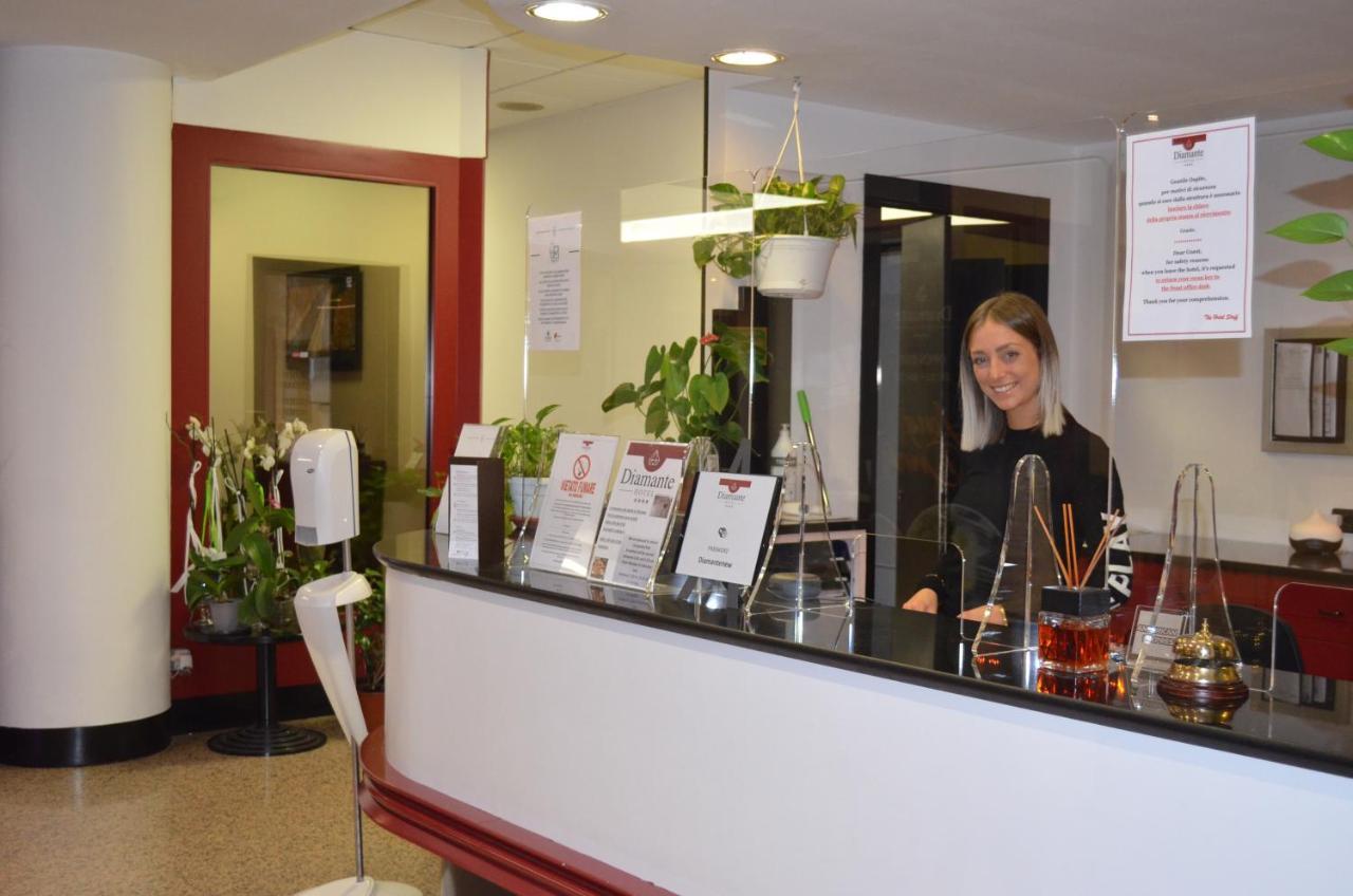 Hotel Diamante Corbetta ภายนอก รูปภาพ