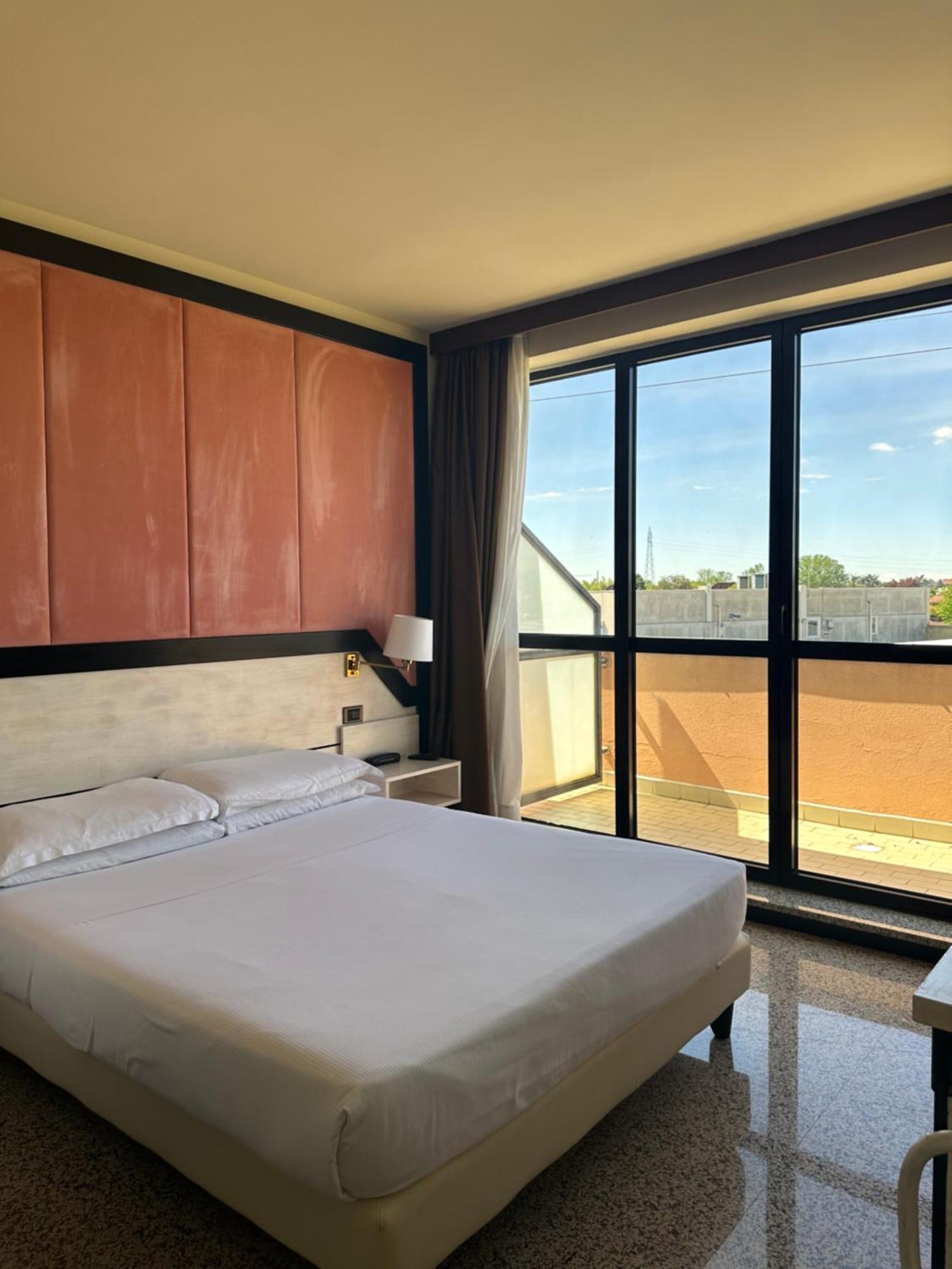 Hotel Diamante Corbetta ภายนอก รูปภาพ