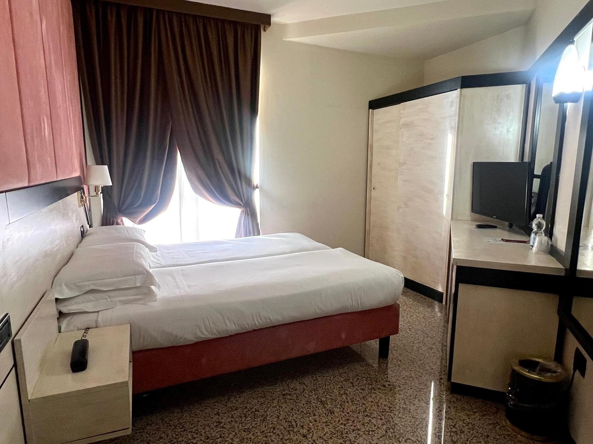 Hotel Diamante Corbetta ภายนอก รูปภาพ