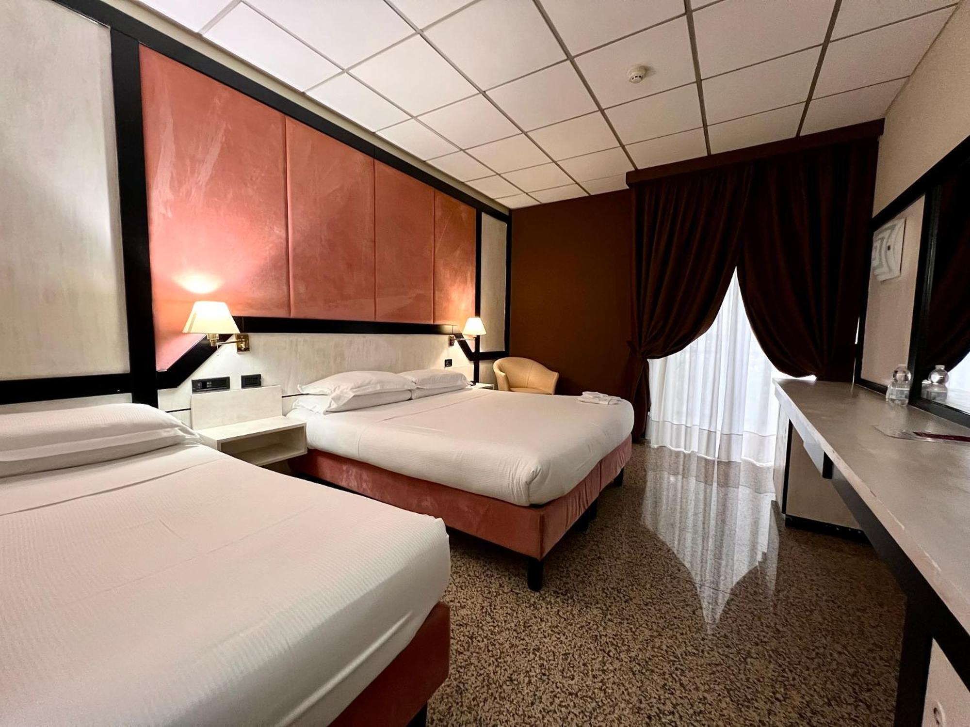 Hotel Diamante Corbetta ภายนอก รูปภาพ