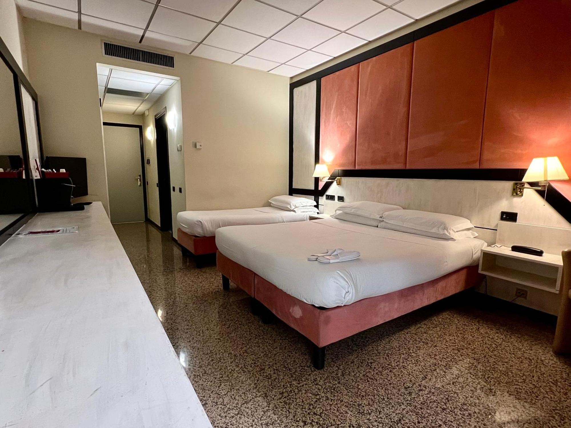 Hotel Diamante Corbetta ภายนอก รูปภาพ