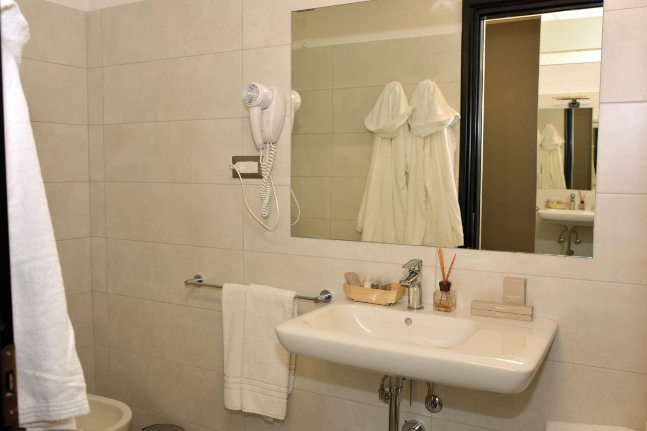 Hotel Diamante Corbetta ภายนอก รูปภาพ